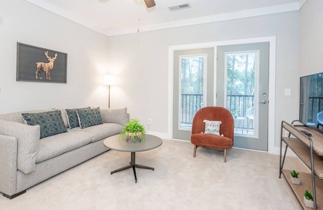 Spacious and Comfy 1BR Gym, Pool+Balcony