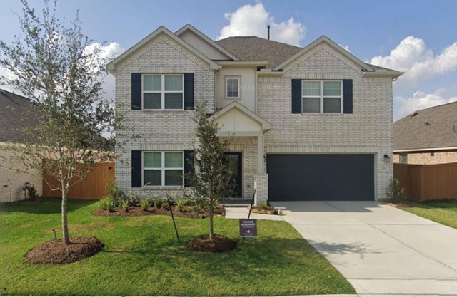 Spacious and elegant 5-bedroom, 3.5-bathroom home nestled in a vibrant community