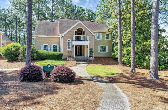 Spacious and Luxurious 4BR Cottage (WITH X2 DOUBLE BEDS IN EACH BEDROOM) Located on Pinehurst National No. 9