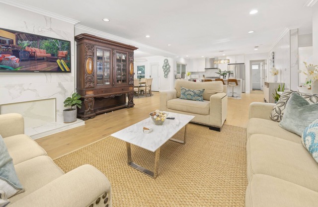 Spacious and peaceful, modern 5 bedroom home