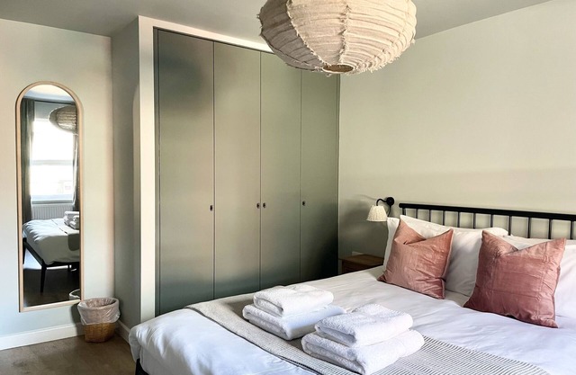 Spacious and Stylish Central Bristol Base