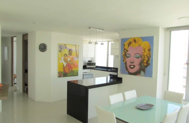 Spacious And Stylish Oceanfront Apartment