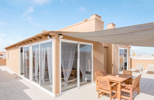 Spacious Apartment “Ático deluxe Corralejo centro” Close to the Beach with Sea View