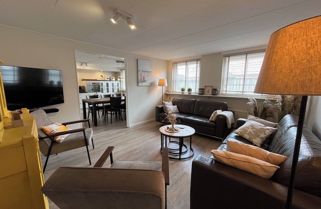 Spacious apartment on the ground floor with large sunny terrace.