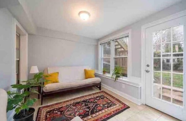Spacious Apartment Steps From NYC, Free Parking