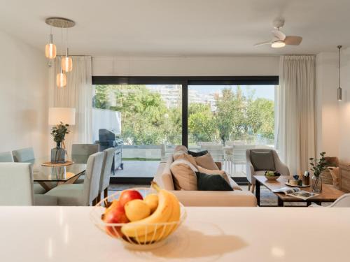 Spacious apartment with terrace and garden close to the sea