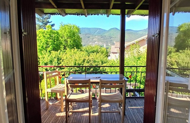 Spacious apartment with terrace 5 minutes' walk from the center
