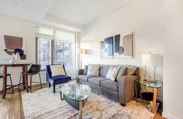 Spacious Apt Full Kitchen In Seaport