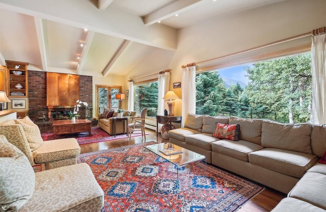 Spacious Aspen Home - Perfect for the whole family