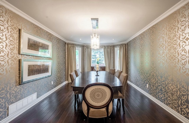 Spacious Beautiful House in Mississauga, 15 minutes from Toronto PRIME LOCATION!