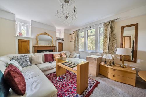 Spacious Berkshire home - Perfect for groups and contractors