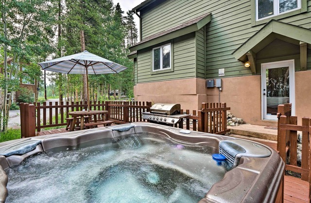 Spacious Breck Gem w/Hot Tub: Walk to Ski Shuttle