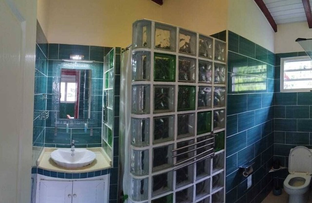 Spacious, bright villa ideal for families.