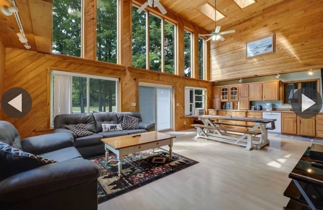 Spacious Cabin in LOTN- Great for ORV, Snowmobile, Golf, Ski or family getaways!