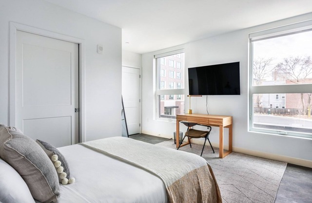 Spacious Central Square Studio w/Doorman, near T Stop, by Blueground