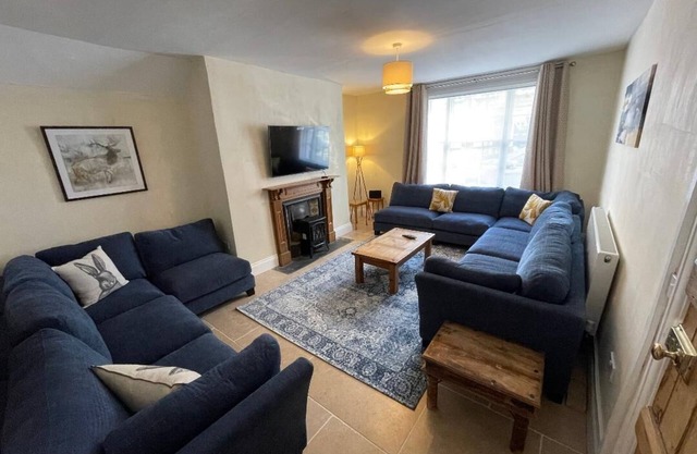 Spacious character holiday cottage property near town Centre