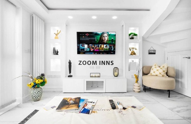 Spacious, Chic Townhouse with Parking & Garden