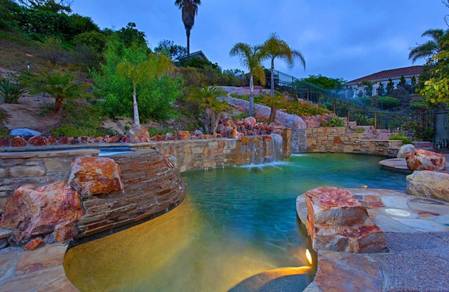 Spacious Coastal Aviara Pool Home, Close To Beach And Several Local Attractions