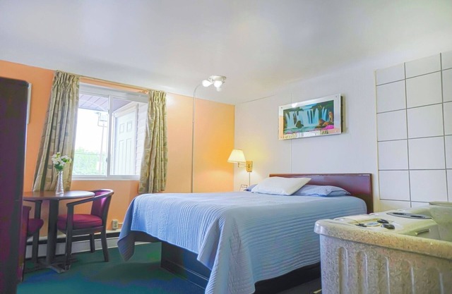 Spacious Comfort Near Downtown Bay City – Ideal for Sightseeing & Relaxation