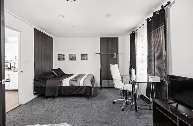 Spacious Comfort Steps from Dining & Museums