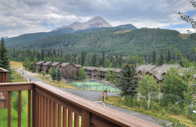 Spacious Condo/Great Views/Heated Pool/Enclosed Loft