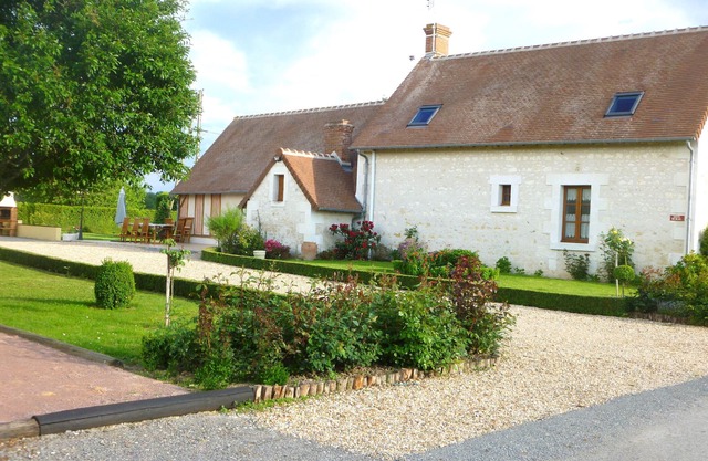 Spacious Cottage near Valençay Castle & Beauval Zoo with Outdoor Activities & Large Garden