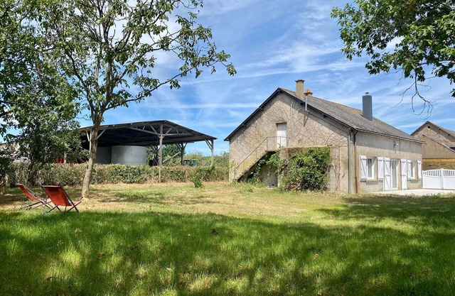 Spacious Cottage with Garden, Near Forest, 6 Beds, BBQ & Wi-Fi