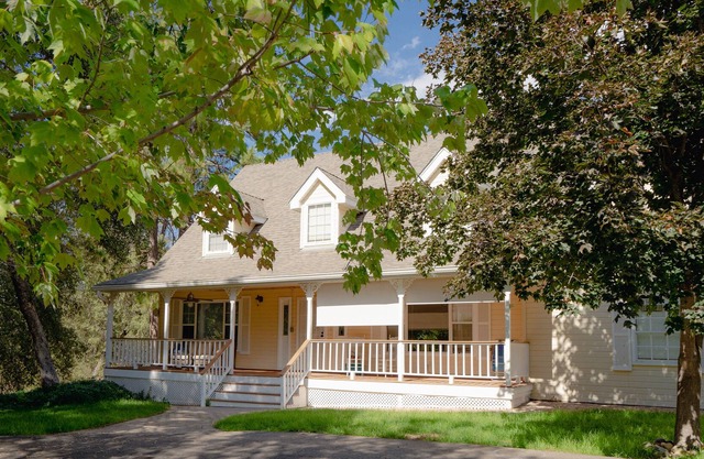 Spacious Cozy Family Cottage - Bass Lake - Yosemite