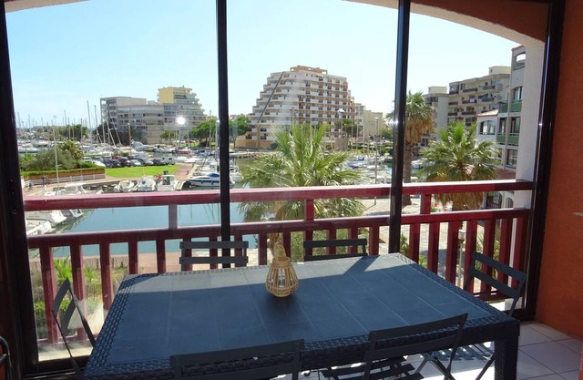 Spacious Cross-Through T3 at Canet Beach Port