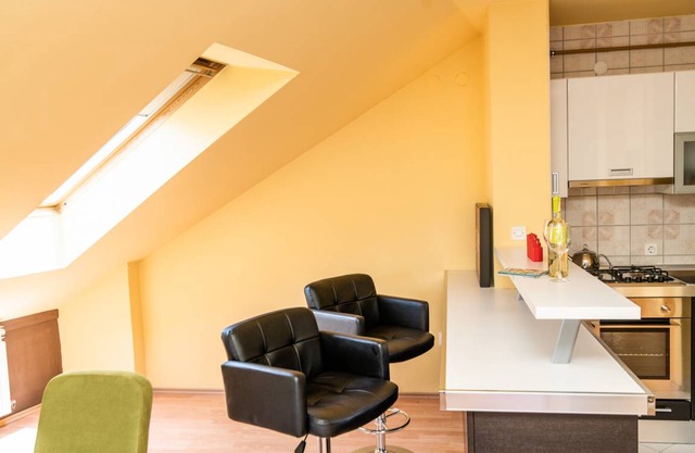 Spacious design loft in beautiful neighborhood