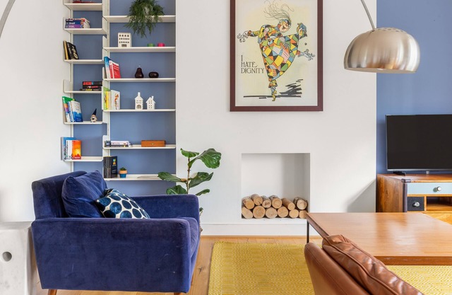 Spacious designer duplex. Fabulous location