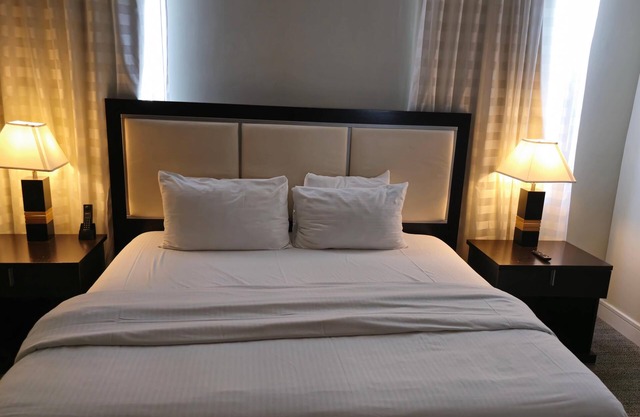 Spacious Doral King Studio, Kitchen, Parking, Pool