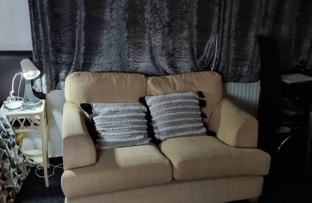 Spacious Double Bedroom With Kitchenette Perfect for Couples or Professional
