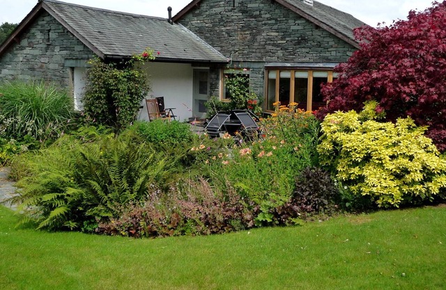 Spacious, Easy Walk to Windermere or Bowness, Large Garden, Off Street Parking