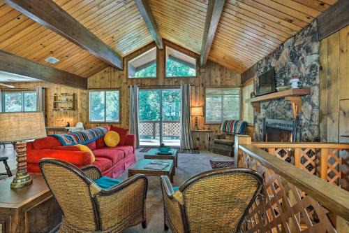 Spacious Family Cabin Less Than 1 Mi to Lake Gregory!