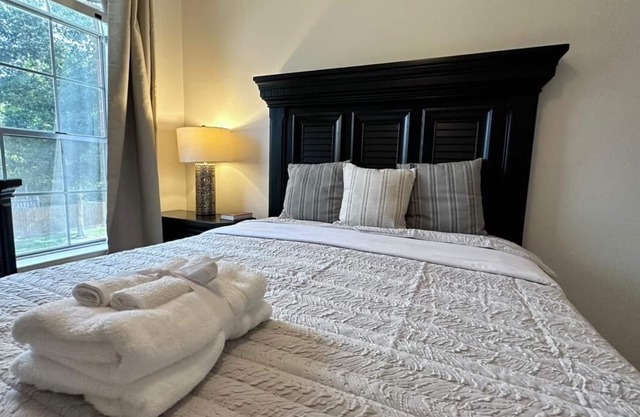 Spacious Family Home in Houston Texas. Great neighborhood for work and fun