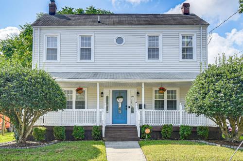 Spacious Family Home with Yard in Dtwn Hampton!
