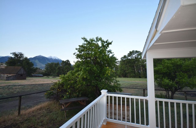 Spacious Farm House on the working historic Story Ranch, private river access