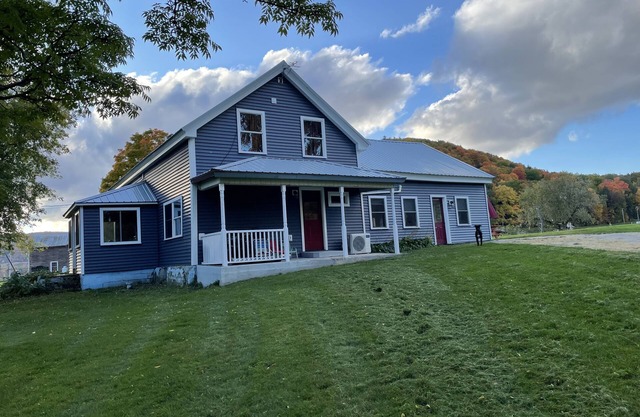Spacious farmhouse on 3+ acres. Pet and family friendly!