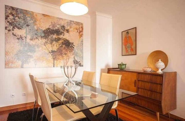 Spacious Flat. River VIEW. 2min walk to Cathedral.