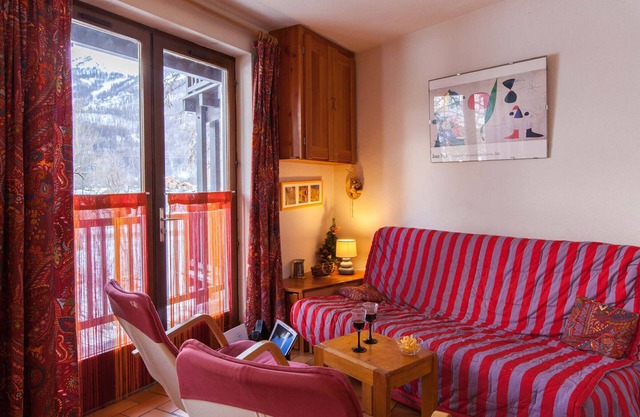 Spacious Apartment · Near the Slopes · Free WiFi · Close to Les Grands Bains Spa