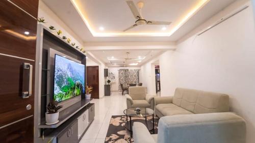Spacious Gated 3BHK in IT corridor