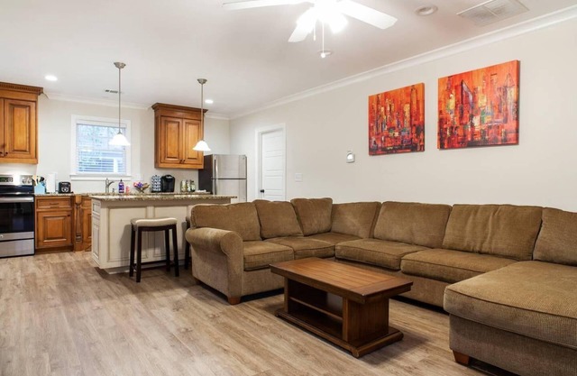 Spacious Guest House in the Heart of Midtown