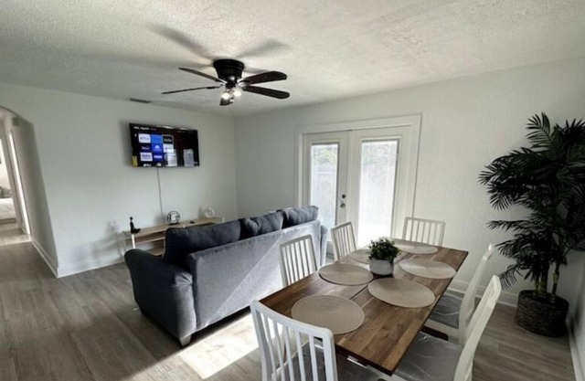 Spacious Hollywood Beach Place