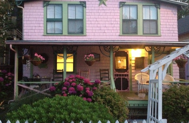 Spacious Home - 1500 ft from Beach & Circuit Ave