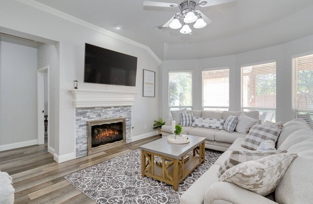 "Spacious Home for a group of 12, Your family Getaway"
