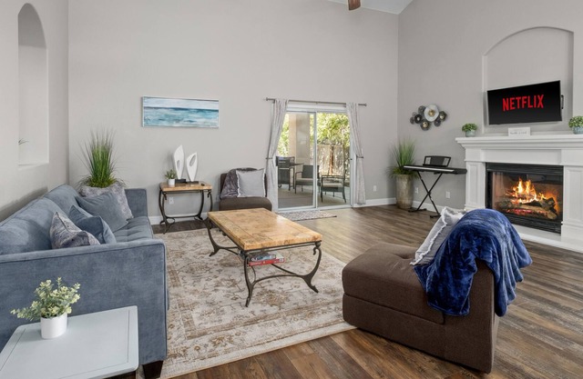 Spacious Home★King Bed★Sanitized⚡️WIFI✔Long Stays!