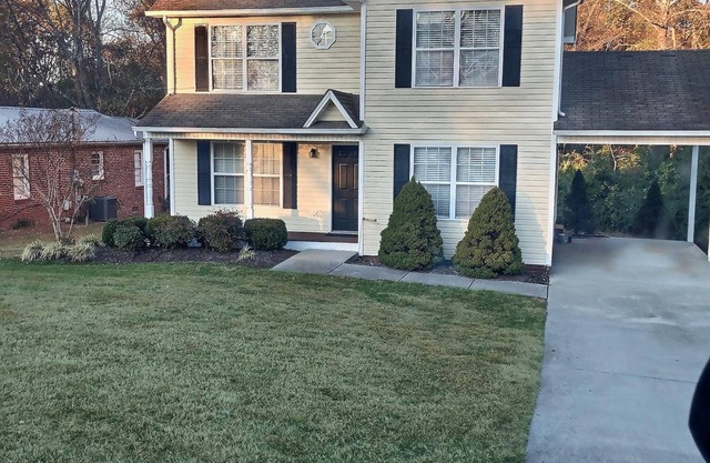Spacious home near Lee University, historic downtown Cleveland