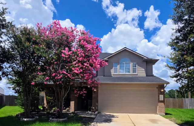 Spacious Home Near The Woodlands & Airport! Perfect For Work, Fun, Relaxation.