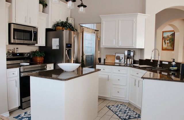 Spacious Home Sleeps 6 w/Game Room